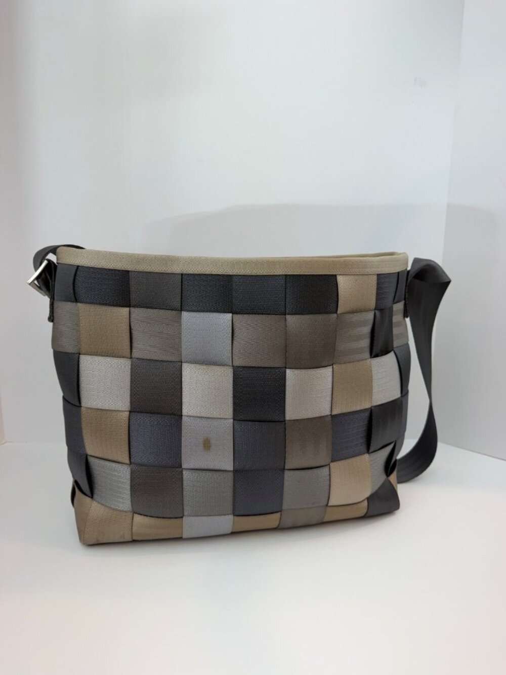 Harveys The Original Seatbelt Bag Classic Multicolored Zip Top Tote Shoulder